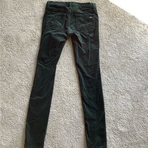 Gorgeous Like New Green Velvet rag & bone skinny jeans size 26